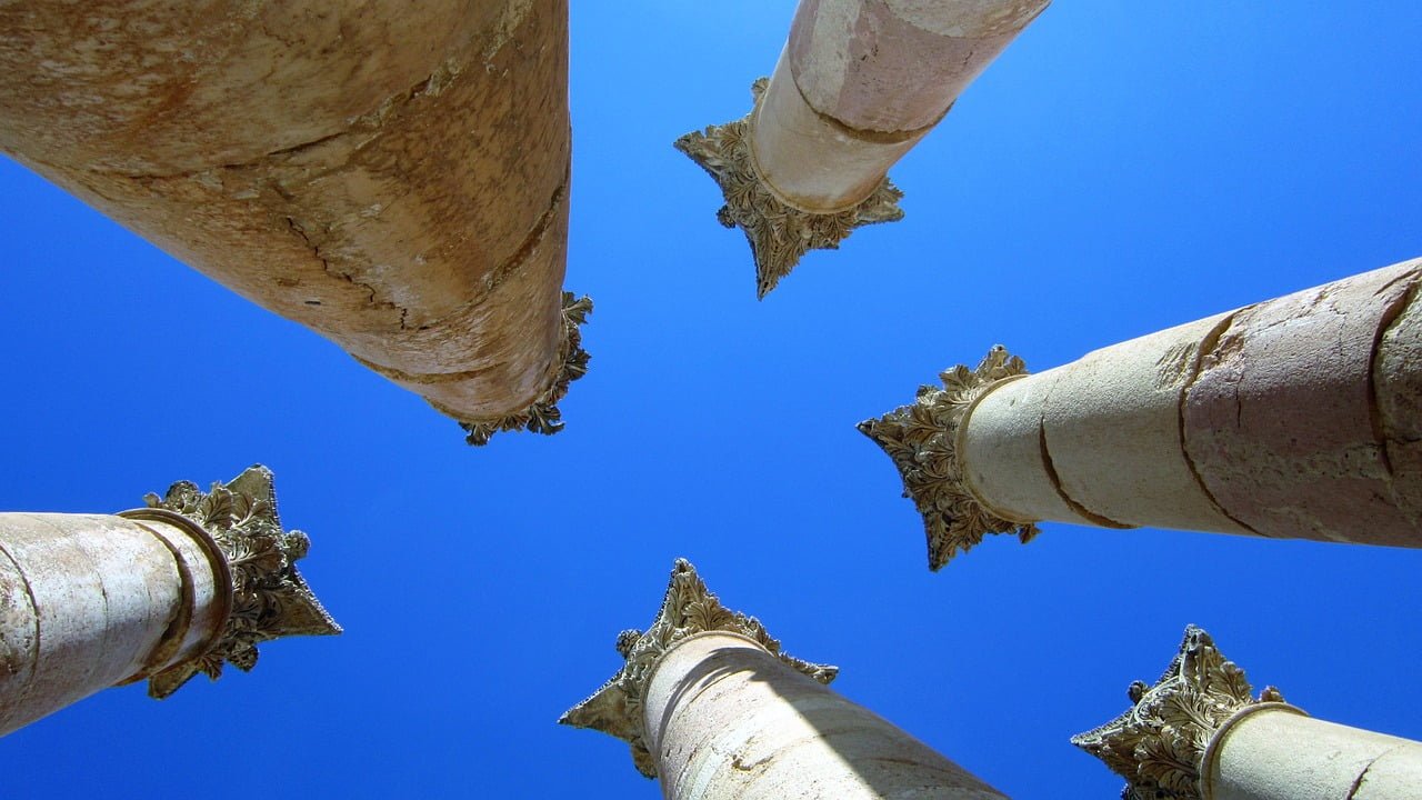 roman columns, jordan, sky
