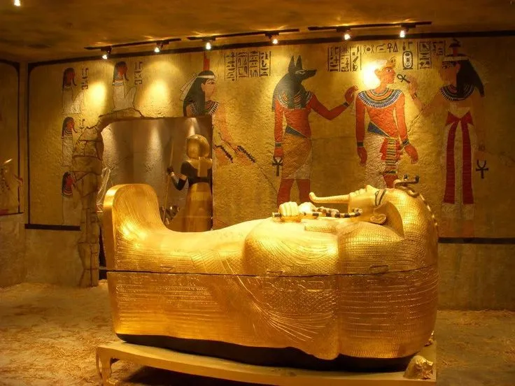 Read more about the article Uncovering the Mysteries of Tutankhamun’s Ancient Egyptian Tomb