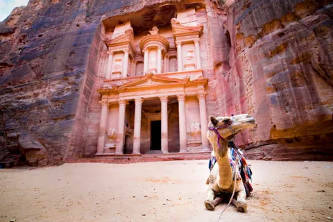 Read more about the article How to Get from Aqaba to Petra: Your Complete Travel Guide
